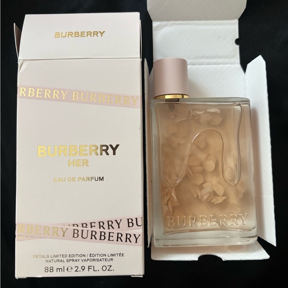 Burberry HER parfume